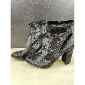 Lane Bryant Women's Black Velvet Ankle Shoes/Boots heels 4" Size 11W SKU 4790